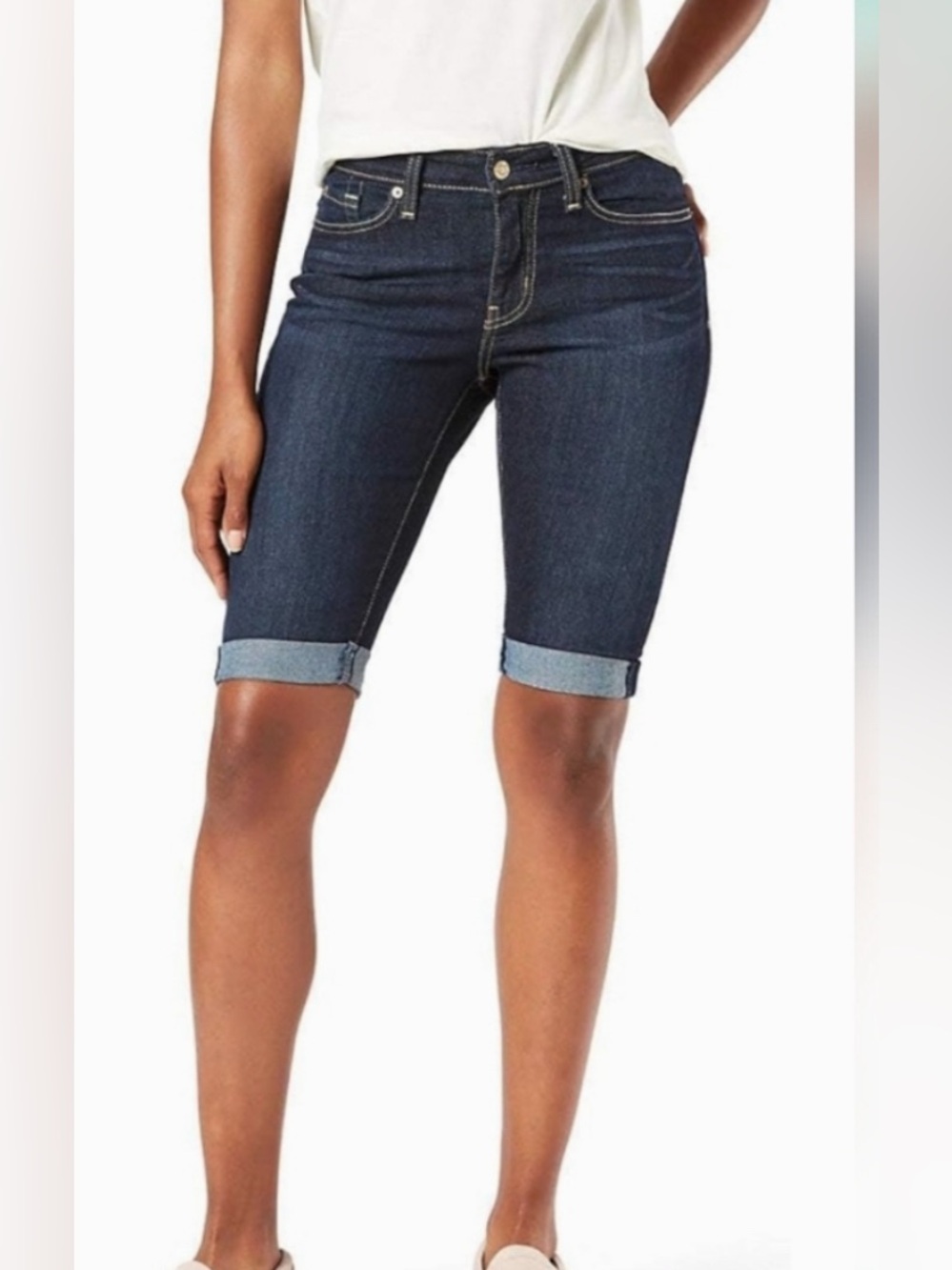 Signature by Levi Strauss & Co. Gold Label Women's Mid-Rise Bermuda Shorts 8/W29